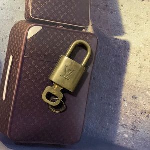LV Lock set #309